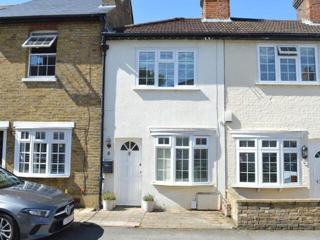 Pantile Road, Weybridge, 2 Bedroom Terraced Pantile Road, Weybridge, 2 Bedroom Terraced
