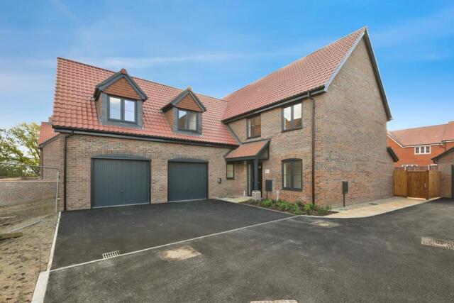 Plot  The Whitebeam, Green Park Gardens, 5 Bedroom Detached
