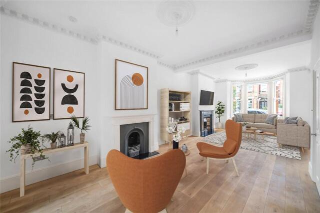 Lynette Avenue, London, 5 Bedroom Terraced