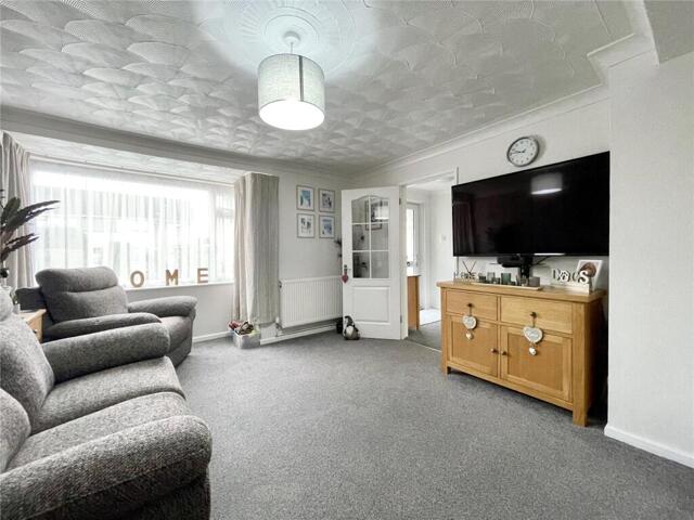 Blackberry Lane, Christchurch, 3 Bedroom Semi-detached