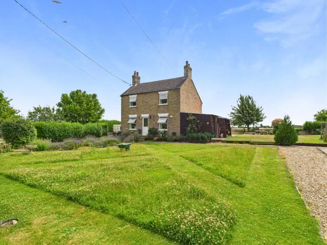 Mumbys Drove, Three Holes, 3 Bedroom Cottage