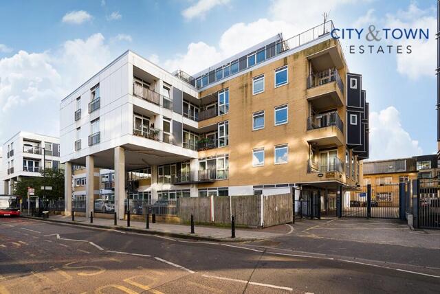 Hacon Square, Richmond Road, 2 Bedroom Penthouse