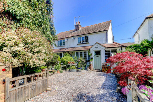 Kingsmead Road, High Wycombe, 3 Bedroom Semi-detached