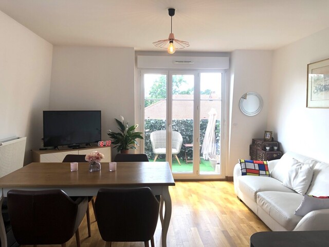 Le Plessis-trevise, Room For Rent