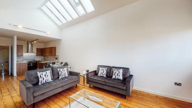Back Church Lane, London, 3 Bedroom Flat