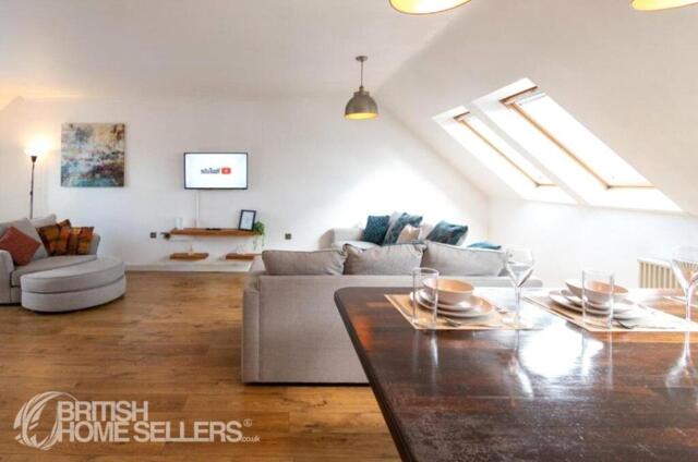 Turlow Court, Leeds, 3 Bedroom Apartment