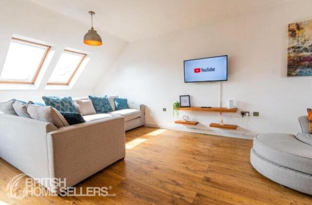 Turlow Court, Leeds, 3 Bedroom Apartment