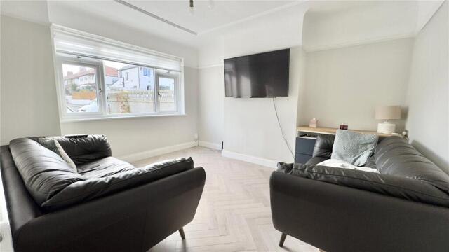 West Kirby, Jubilee Drive, Wirral, 3 Bedroom Semi-detached