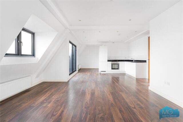 Hadley Road, Barnet, 2 Bedroom Penthouse