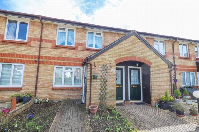 Auriol Drive, Uxbridge, 1 Bedroom Apartment