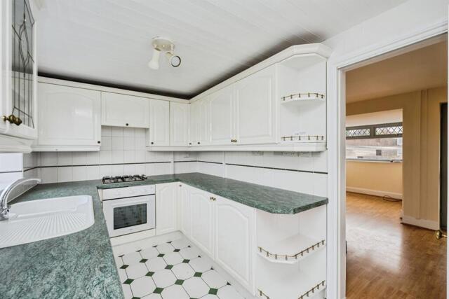 Greenwood Drive, Cimla, 3 Bedroom Link