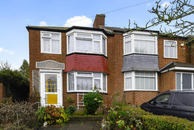 Grasvenor Avenue, Barnet, 3 Bedroom Semi-detached