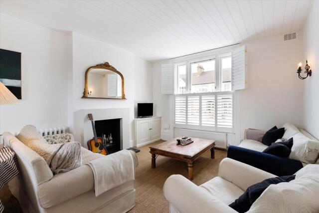Trinity Road, London, 3 Bedroom Maisonette