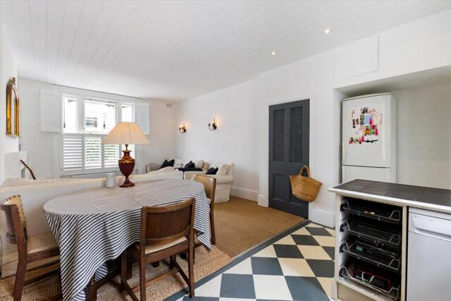 Trinity Road, London, 3 Bedroom Maisonette