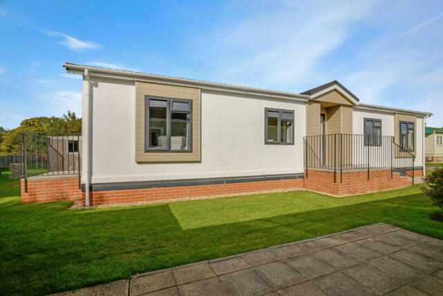 Hailsham, East Sussex, 2 Bedroom Park