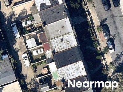 Rd St, Saint Albans, Preforeclosure Single-family Home