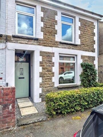 Illtyd Street, Treorchy, 2 Bedroom End