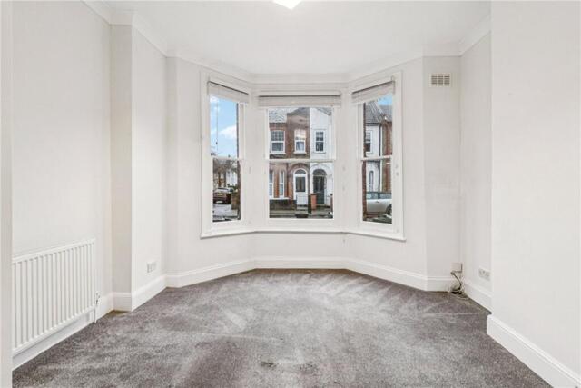 Glenelg Road, London, 1 Bedroom Apartment