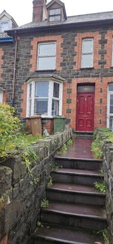 Caernarfon Road, Bangor, House Of Multiple