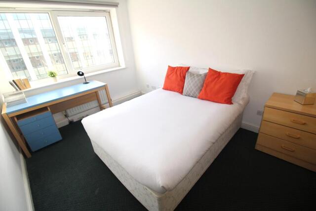 Flat, Clarendon Road, 2 Bedroom Flat Flat, Clarendon Road, 2 Bedroom Flat