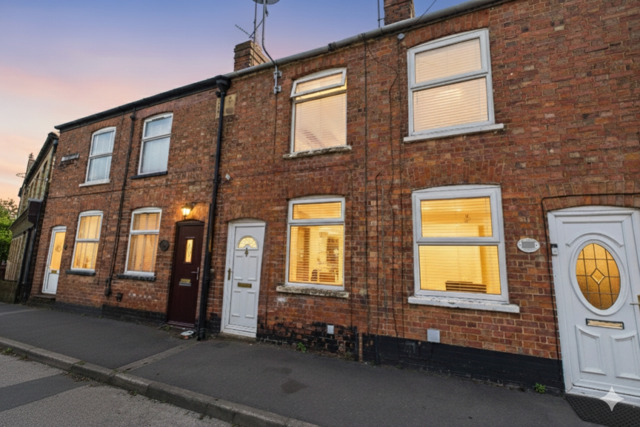 Victoria Place, Bourne, 2 Bedroom Terraced