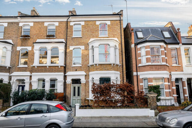 Frithville Gardens, London, 4 Bedroom Town