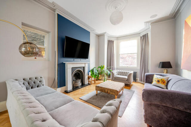Frithville Gardens, London, 4 Bedroom Town