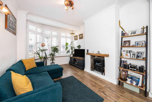 Montpelier Gardens, London, 3 Bedroom Terraced