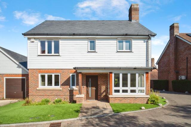 Kingfishers, Fleet, 3 Bedroom Detached