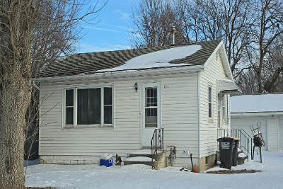 N Scott St, Lake Crystal, Foreclosure Single-family Home