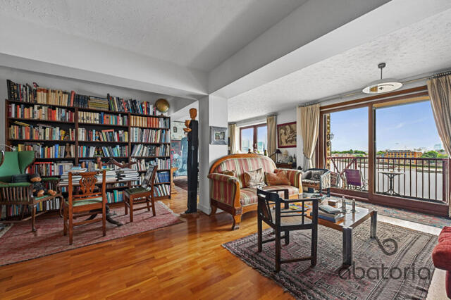 Wapping High Street, London, 3 Bedroom Apartment