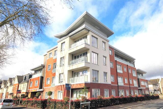 Maybury Road, Woking, 2 Bedroom Flat
