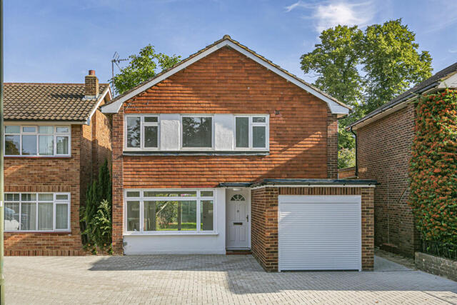 Staines Road East, Sunbury-on-thames, 3 Bedroom Detached Staines Road East, Sunbury-on-thames, 3 Bedroom Detached