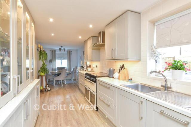 Steele Crescent, Littlehampton, 4 Bedroom Detached