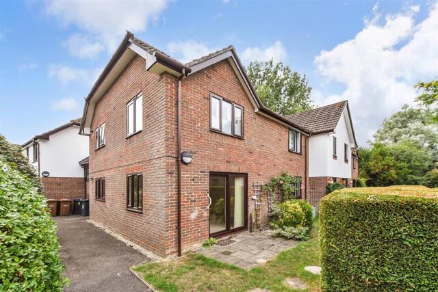 Carters Meadow, Charlton, 2 Bedroom Maisonette