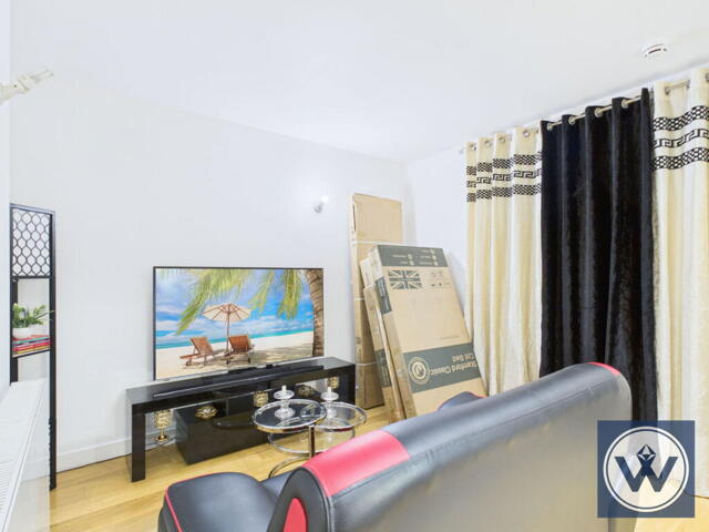 Vantage Building, Station Approach, Studio Flat For