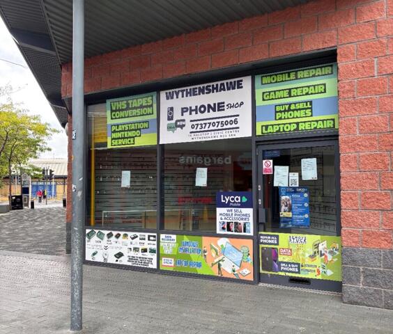 E Hale Top, Manchester, Retail Property Shopping