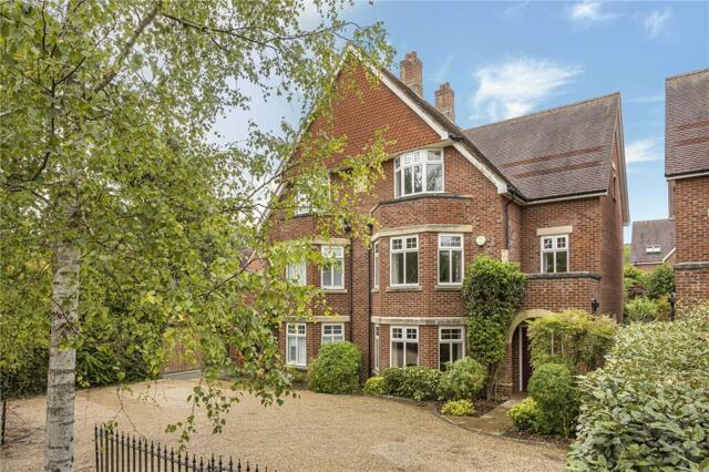 Stone Meadow, Waterways, 4 Bedroom Semi-detached