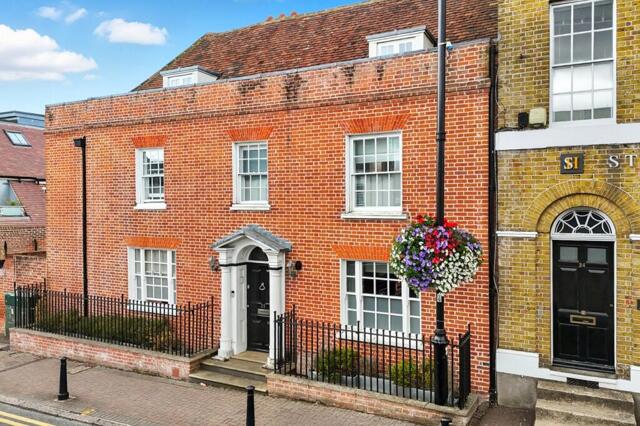 High Street, Billericay, 3 Bedroom Semi-detached