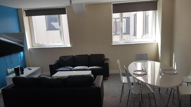 London Road, Leicester, 3 Bedroom Private