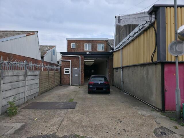 A Cromwell Industrial Estate, Staffa Road, Warehouse To Lease A Cromwell Industrial Estate, Staffa Road, Warehouse To Lease