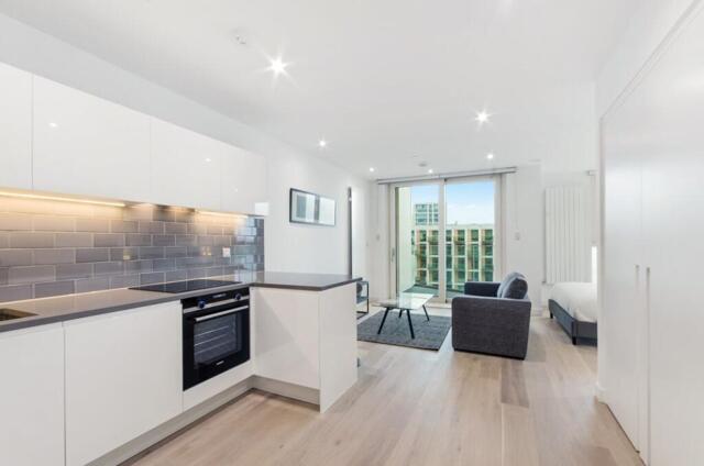 Royal Crest Avenue, Royal Wharf, Docklands, Studio Flat For