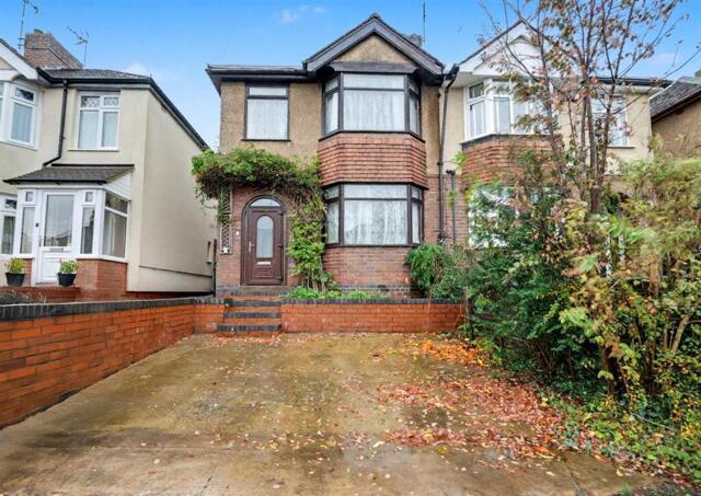 Castle Road, Nuneaton, 3 Bedroom Semi-detached