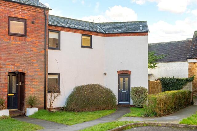 Castle Court, Buckingham, 3 Bedroom End Castle Court, Buckingham, 3 Bedroom End