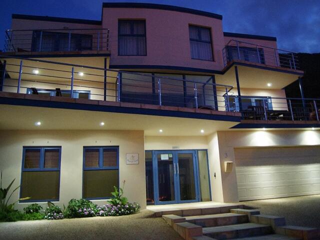 Meryl Road, Seaforth Sound, Cape Town, Magellans Passage Guest Meryl Road, Seaforth Sound, Cape Town, Magellans Passage Guest