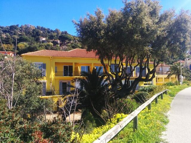Avenue Du Capitaine Thorel, Le Lavandou, Hotel De La