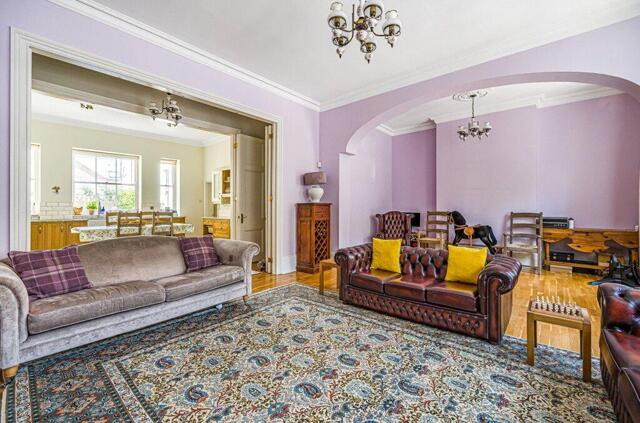 High Street, Portsmouth, 4 Bedroom Duplex High Street, Portsmouth, 4 Bedroom Duplex