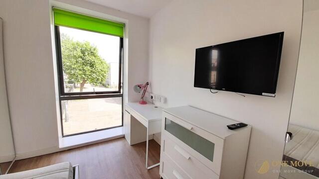 Chapel Street, Salford, Studio Flat For