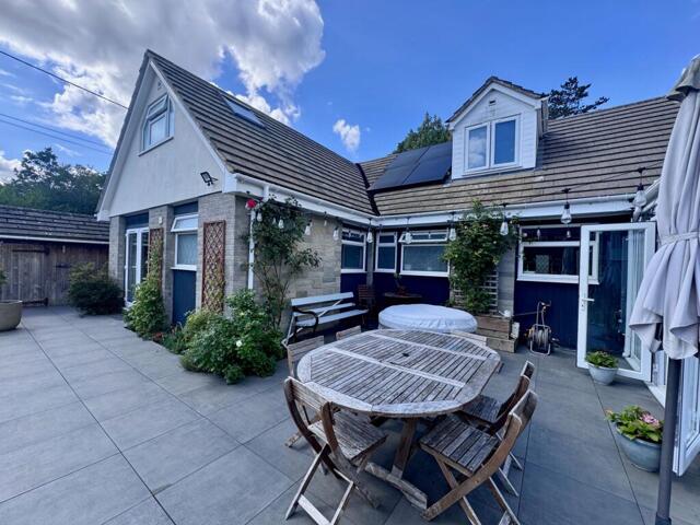Ash Green Road, Ash Green, 5 Bedroom Detached
