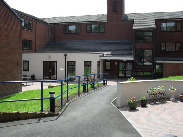 Vine Street, Sealand House, Manchester, 3 Bedroom Maisonette